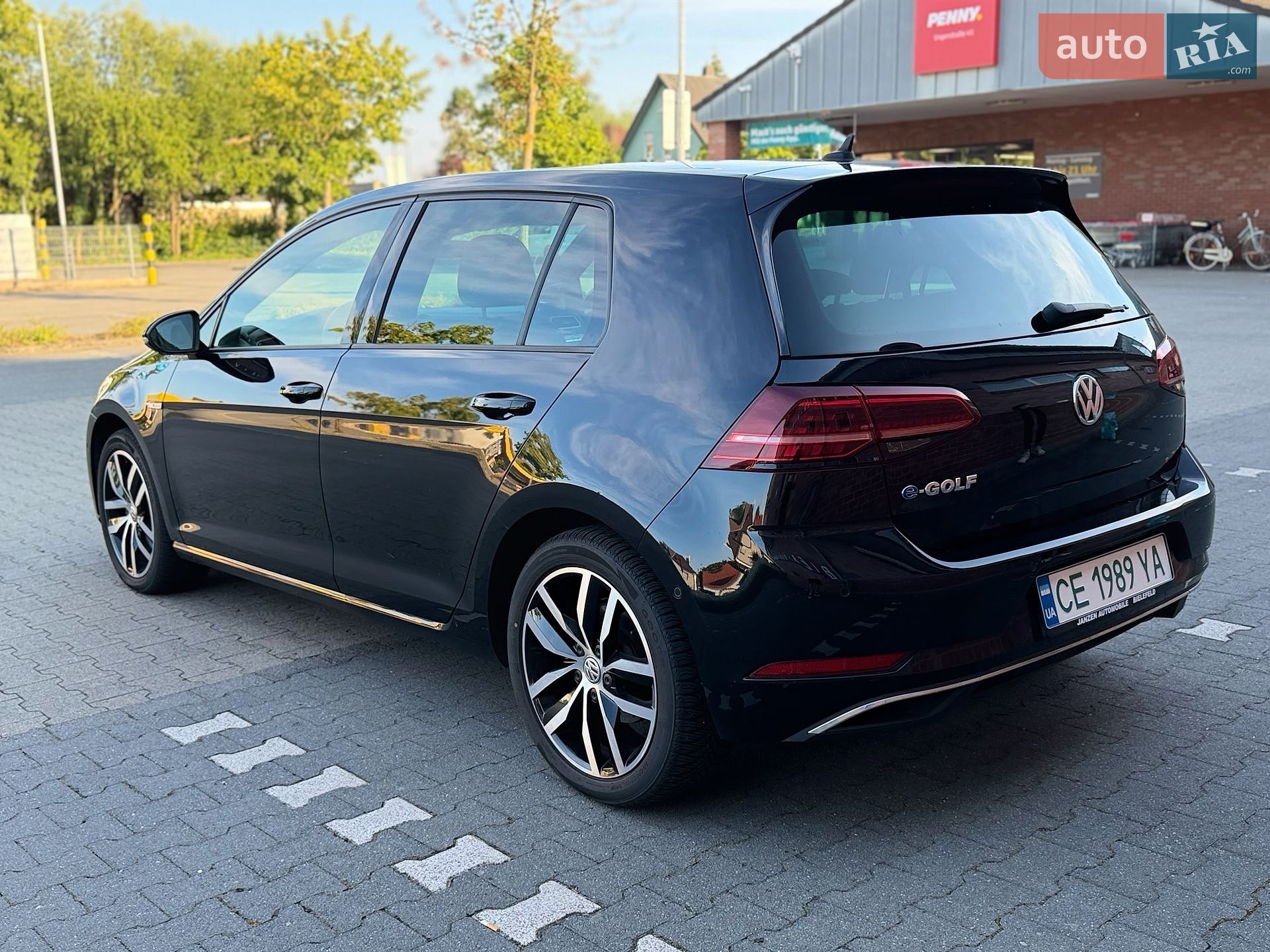 Volkswagen e-Golf 2019 VIN WVWZZZAUZK8913671 фото оголошення 9 з 26