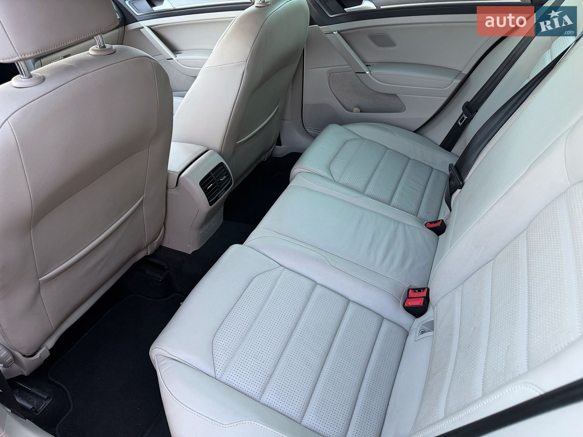 Volkswagen e-Golf 2019 VIN WVWZZZAUZK8913671 фото оголошення 12 з 26