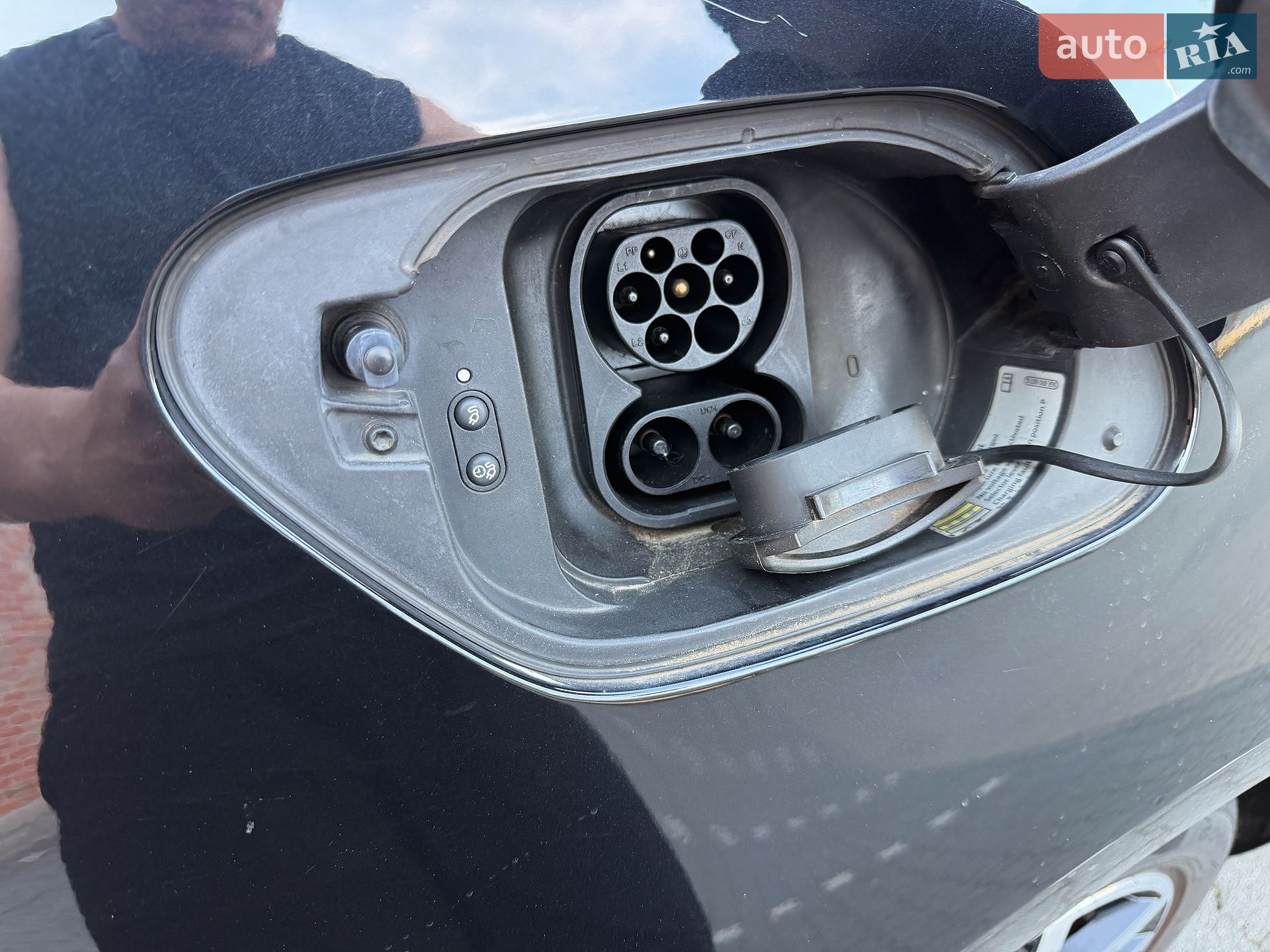 Volkswagen e-Golf 2019 VIN WVWZZZAUZK8913671 фото оголошення 24 з 26