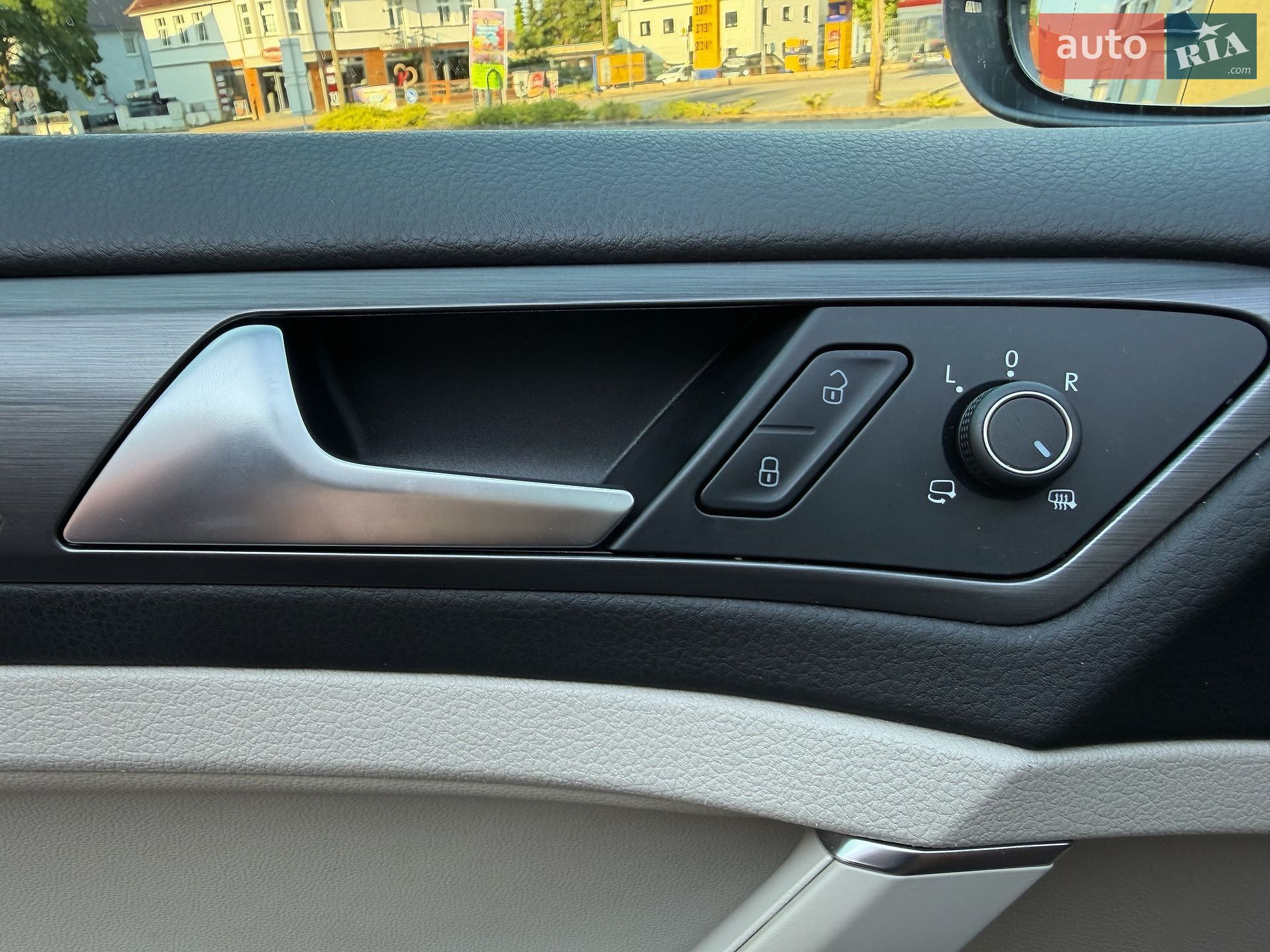Volkswagen e-Golf 2019 VIN WVWZZZAUZK8913671 фото оголошення 15 з 26