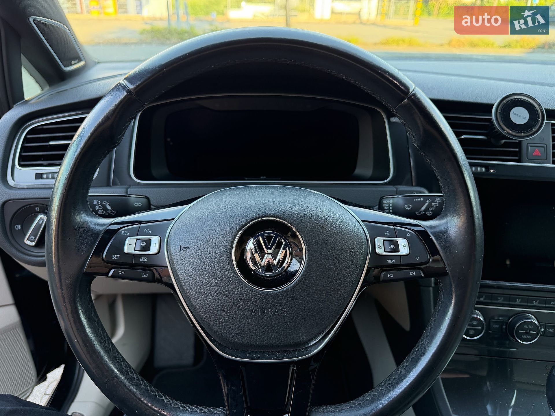 Volkswagen e-Golf 2019 VIN WVWZZZAUZK8913671 фото оголошення 18 з 26