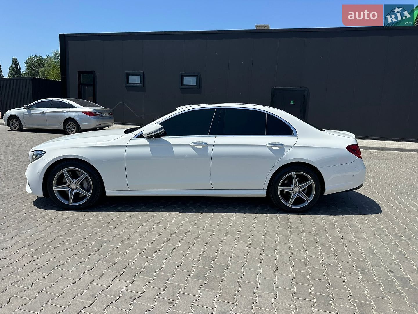Mercedes-Benz E-Class 2017 VIN WDDZF4KB4HA216862 фото оголошення 3 з 23
