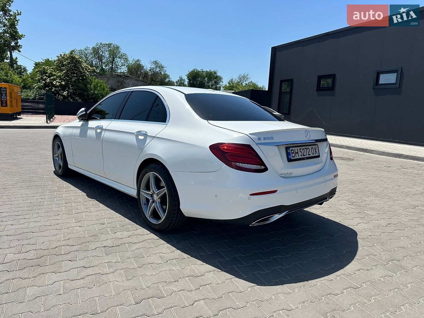 Mercedes-Benz E-Class 2017 VIN WDDZF4KB4HA216862 фото оголошення 6 з 23
