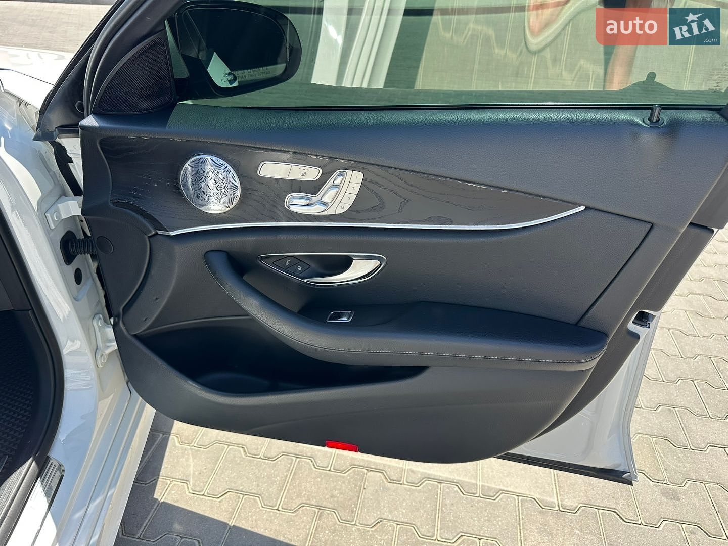 Mercedes-Benz E-Class 2017 VIN WDDZF4KB4HA216862 фото оголошення 19 з 23