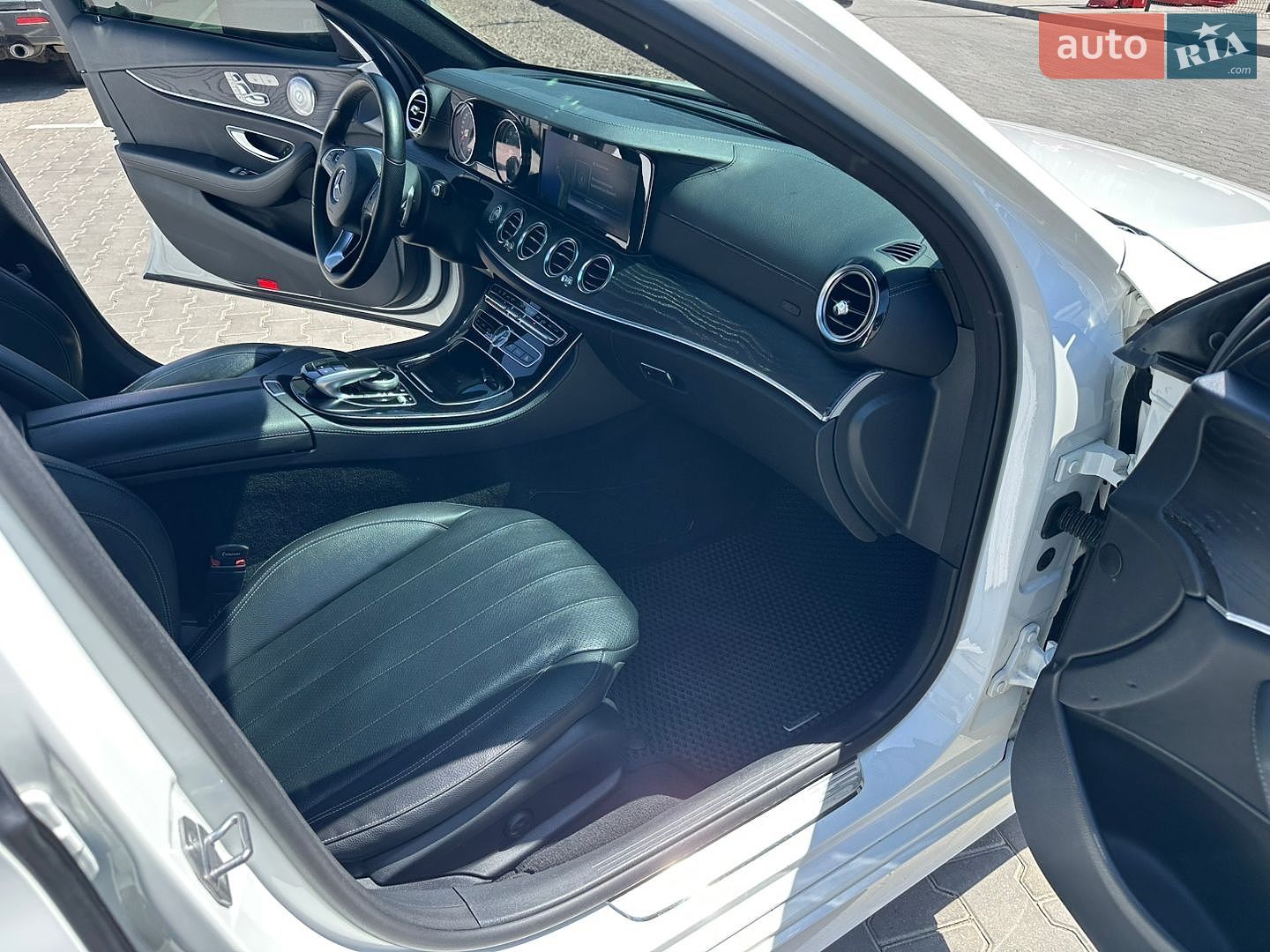 Mercedes-Benz E-Class 2017 VIN WDDZF4KB4HA216862 фото оголошення 18 з 23