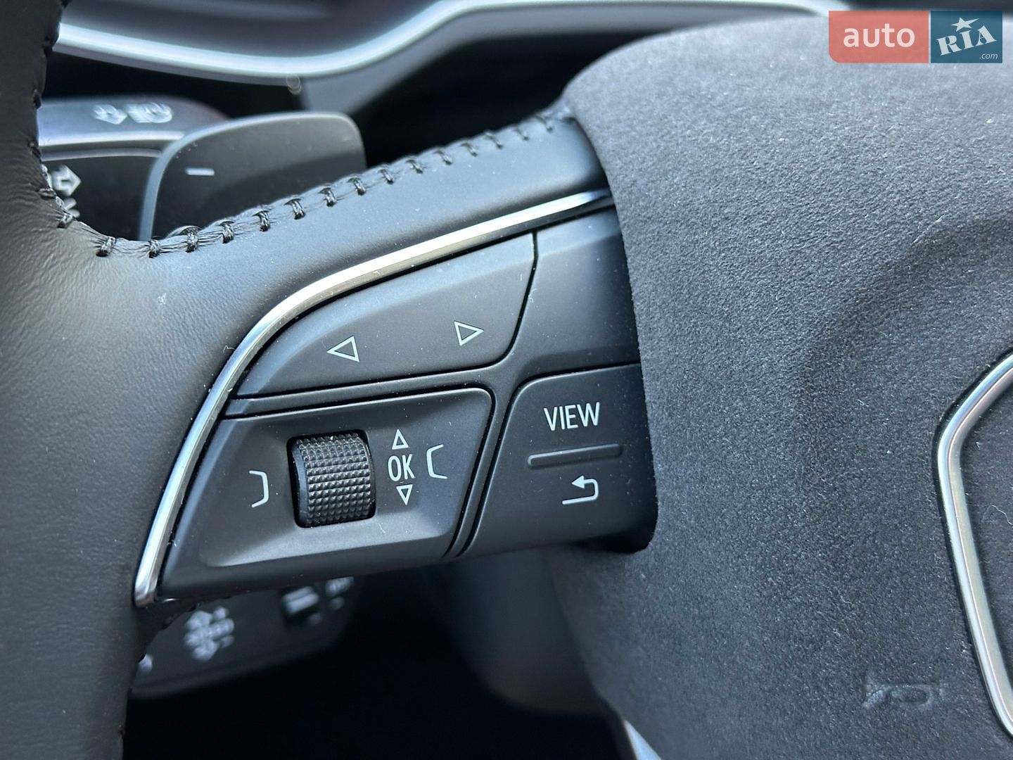 Audi Q7 2018 VIN WA1VABF79JD053285 фото оголошення 33 з 41
