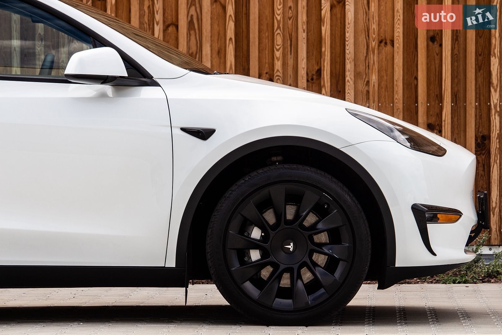 Tesla Model Y 2024 VIN 7SAYGDED6RF098213 фото оголошення 25 з 67