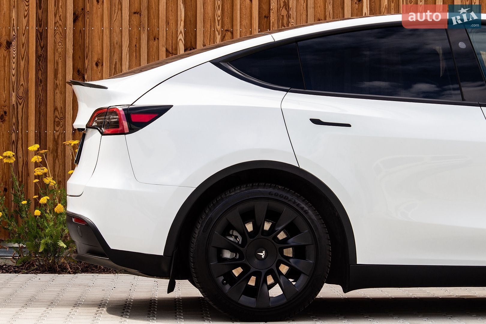 Tesla Model Y 2024 VIN 7SAYGDED6RF098213 фото оголошення 14 з 67
