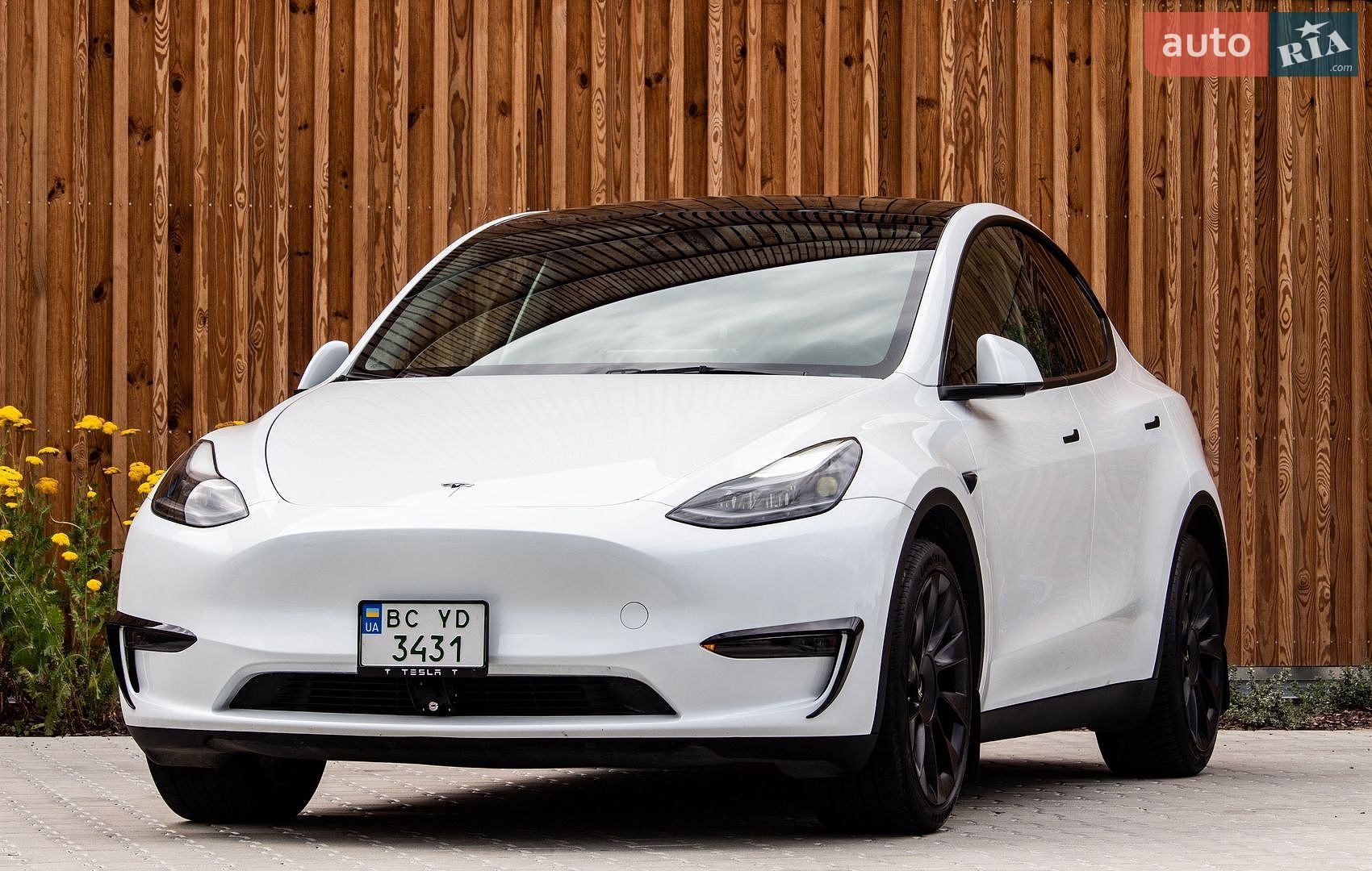 Tesla Model Y 2024 VIN 7SAYGDED6RF098213 фото оголошення 4 з 67