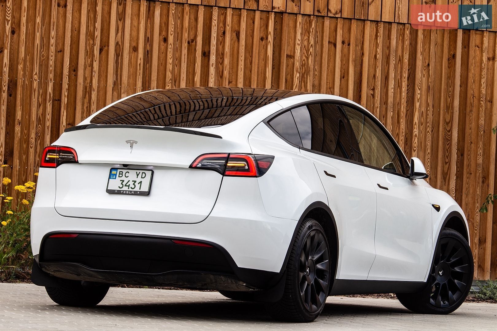 Tesla Model Y 2024 VIN 7SAYGDED6RF098213 фото оголошення 17 з 67