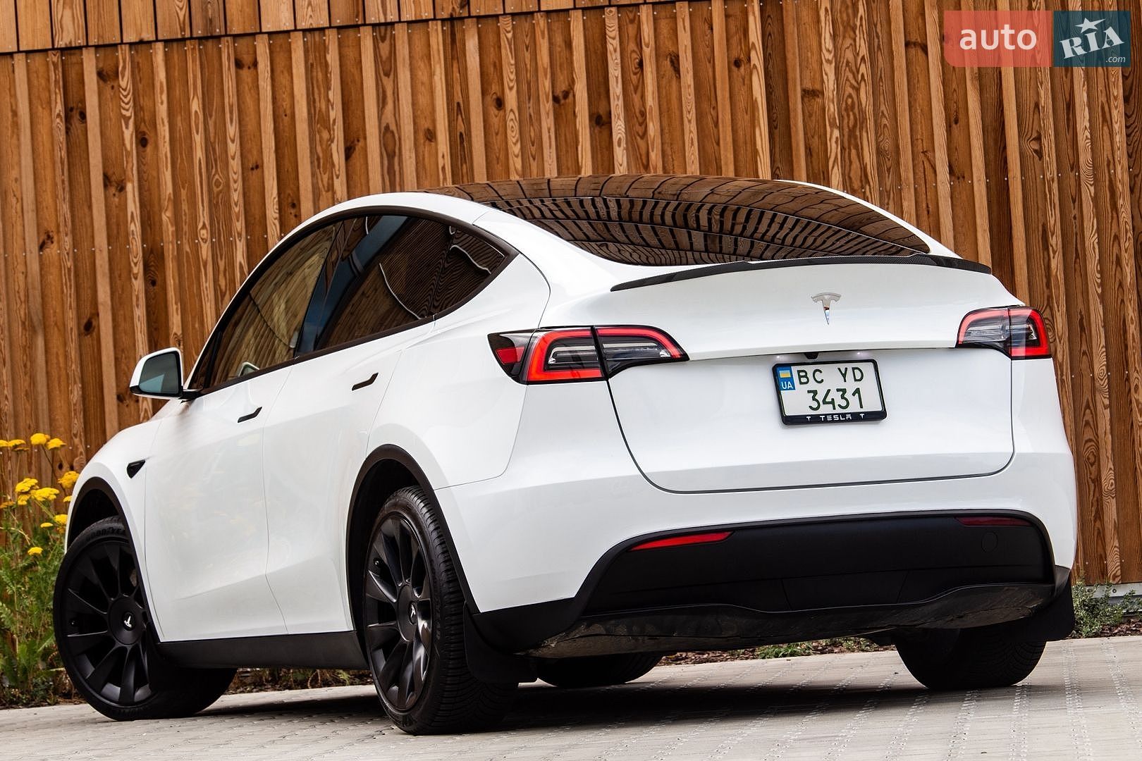 Tesla Model Y 2024 VIN 7SAYGDED6RF098213 фото оголошення 19 з 67