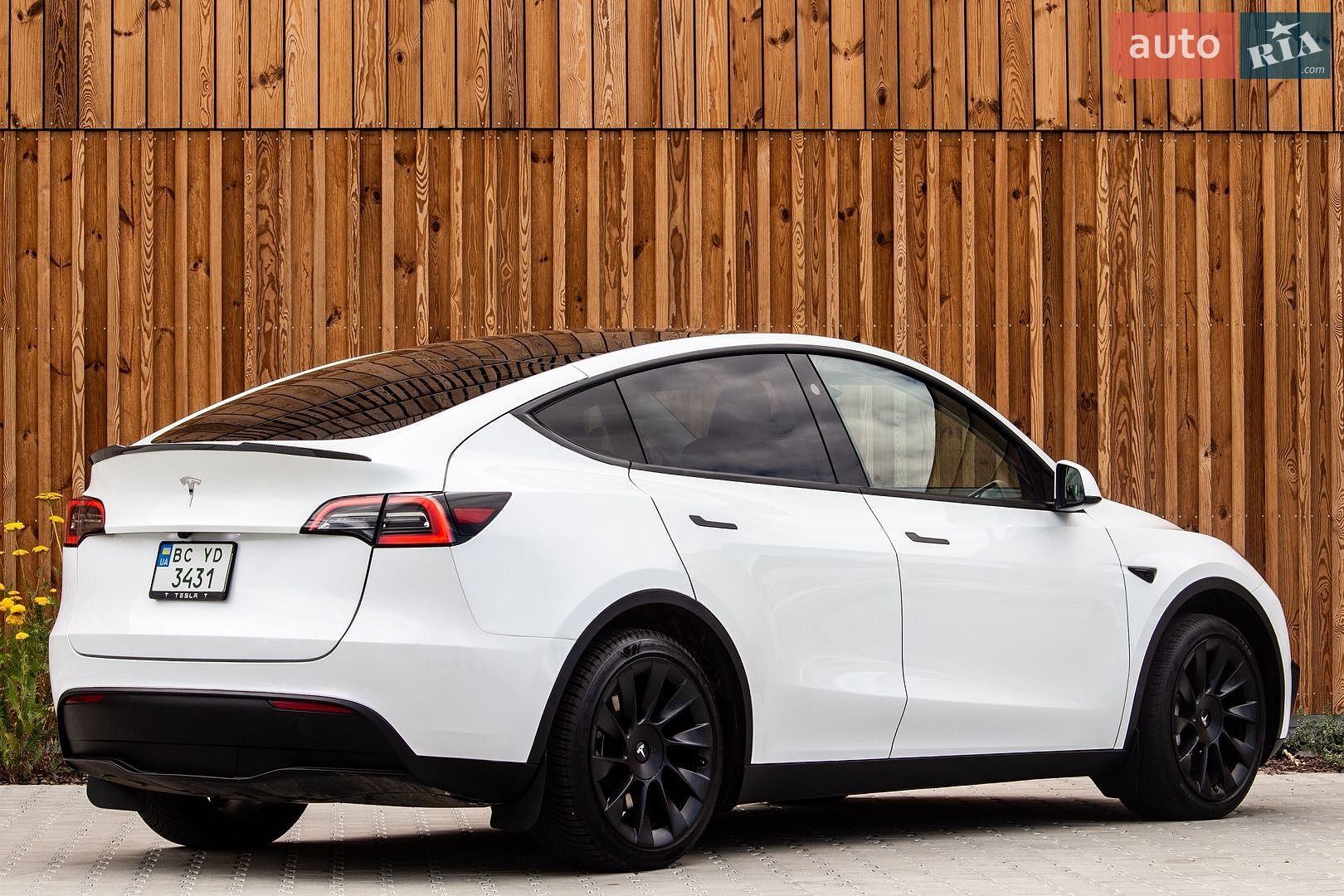 Tesla Model Y 2024 VIN 7SAYGDED6RF098213 фото оголошення 16 з 67
