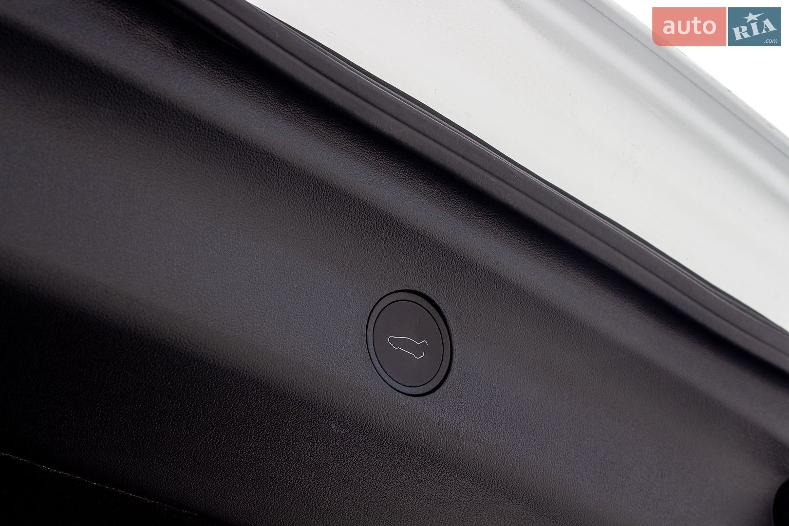 Tesla Model Y 2024 VIN 7SAYGDED6RF098213 фото оголошення 33 з 67
