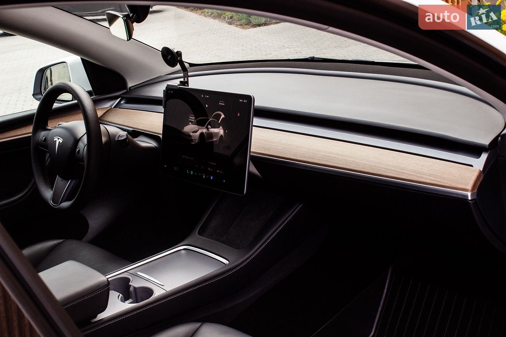 Tesla Model Y 2024 VIN 7SAYGDED6RF098213 фото оголошення 48 з 67