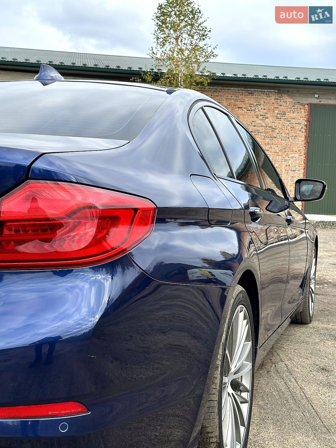 BMW 5 Series 2017 VIN WBAJA5C39HG894312 фото оголошення 10 з 34