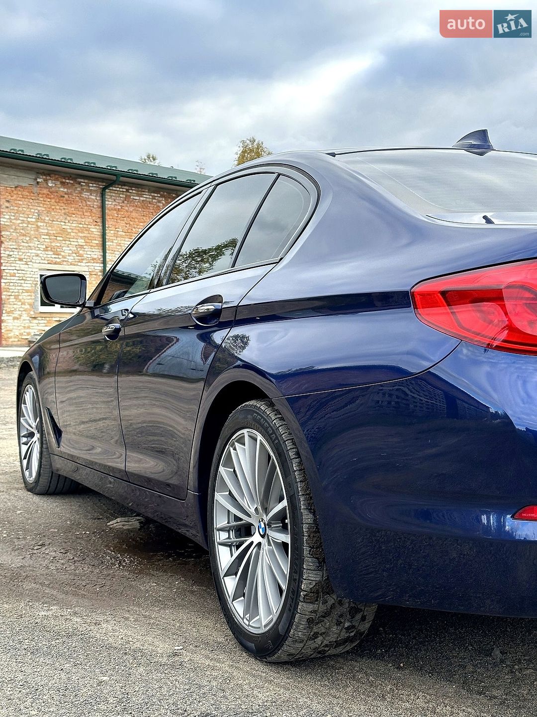 BMW 5 Series 2017 VIN WBAJA5C39HG894312 фото оголошення 11 з 34