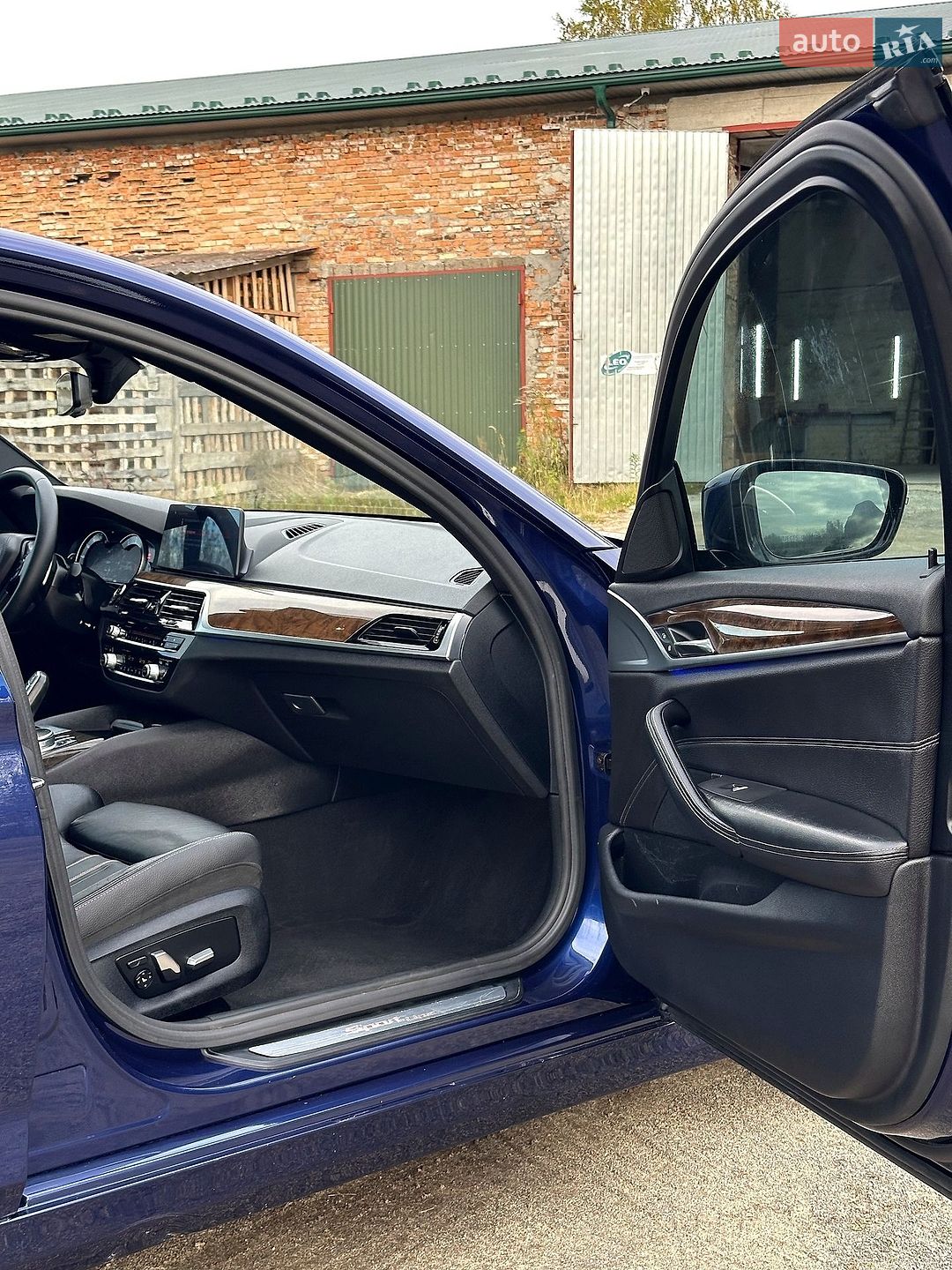 BMW 5 Series 2017 VIN WBAJA5C39HG894312 фото оголошення 22 з 34