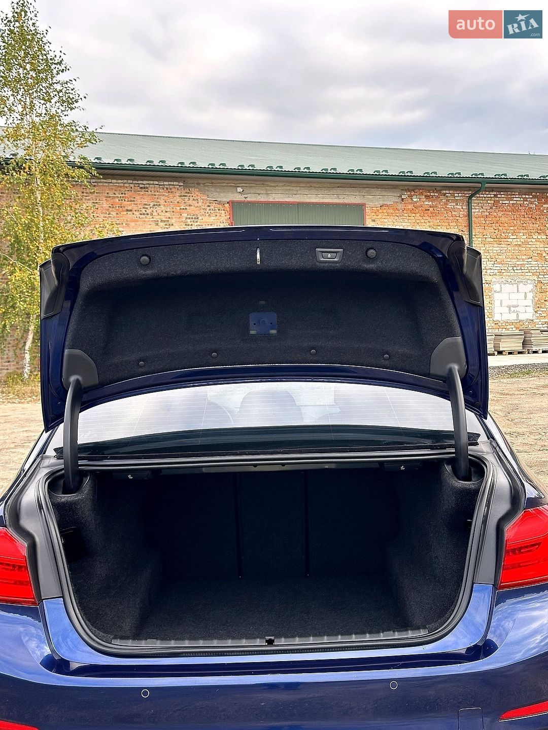 BMW 5 Series 2017 VIN WBAJA5C39HG894312 фото оголошення 30 з 34