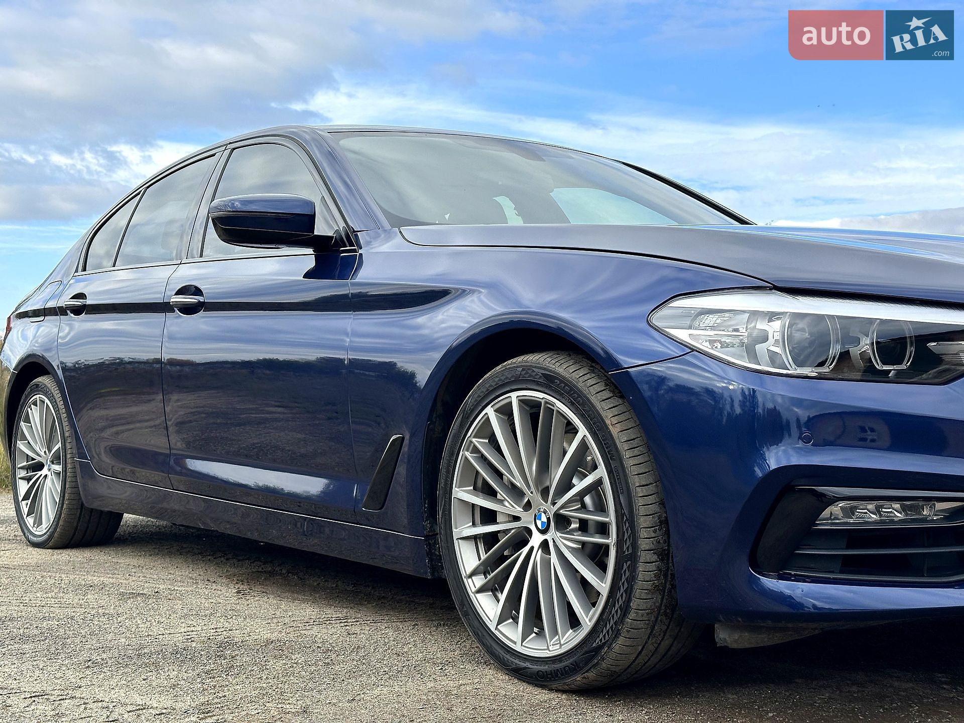 BMW 5 Series 2017 VIN WBAJA5C39HG894312 фото оголошення 4 з 34