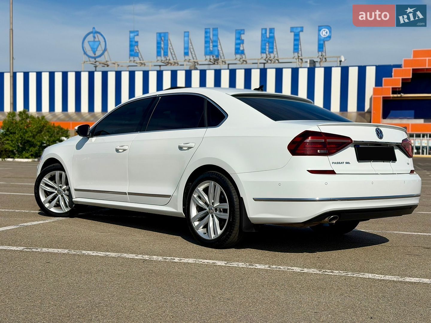 VOLKSWAGEN PASSAT 2017 VIN 1VWCA7A31JC011081 фото оголошення 9 з 29