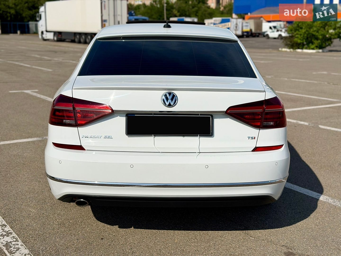 VOLKSWAGEN PASSAT 2017 VIN 1VWCA7A31JC011081 фото оголошення 12 з 29