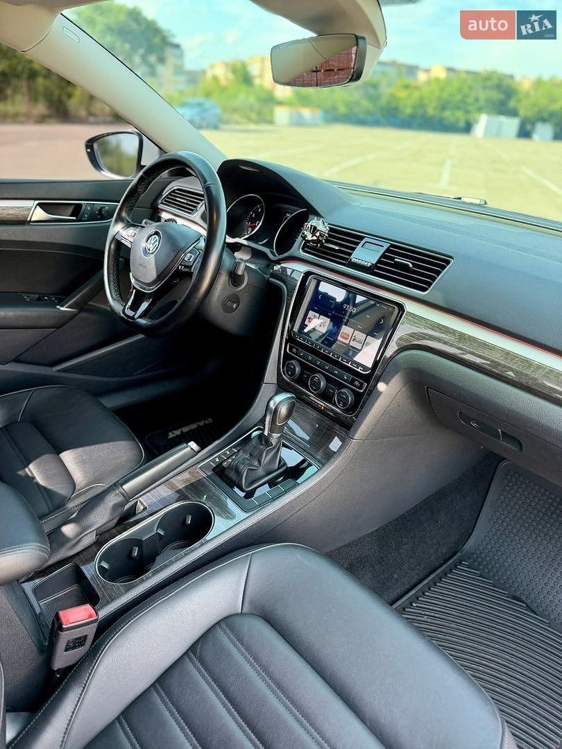 VOLKSWAGEN PASSAT 2017 VIN 1VWCA7A31JC011081 фото оголошення 14 з 29