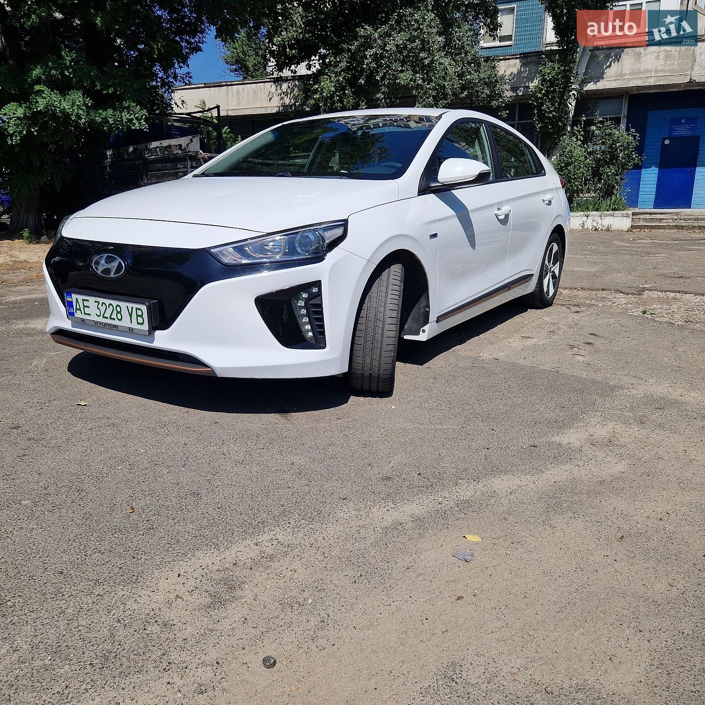 Hyundai Ioniq 2018 VIN KMHC751HFKU035885 фото оголошення 2 з 11