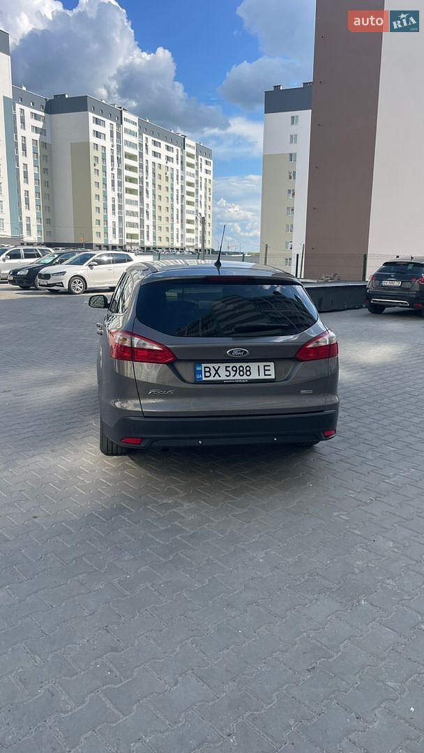 Ford Focus 2013 VIN WF0LXXGCBLDR01917 фото оголошення 4 з 19