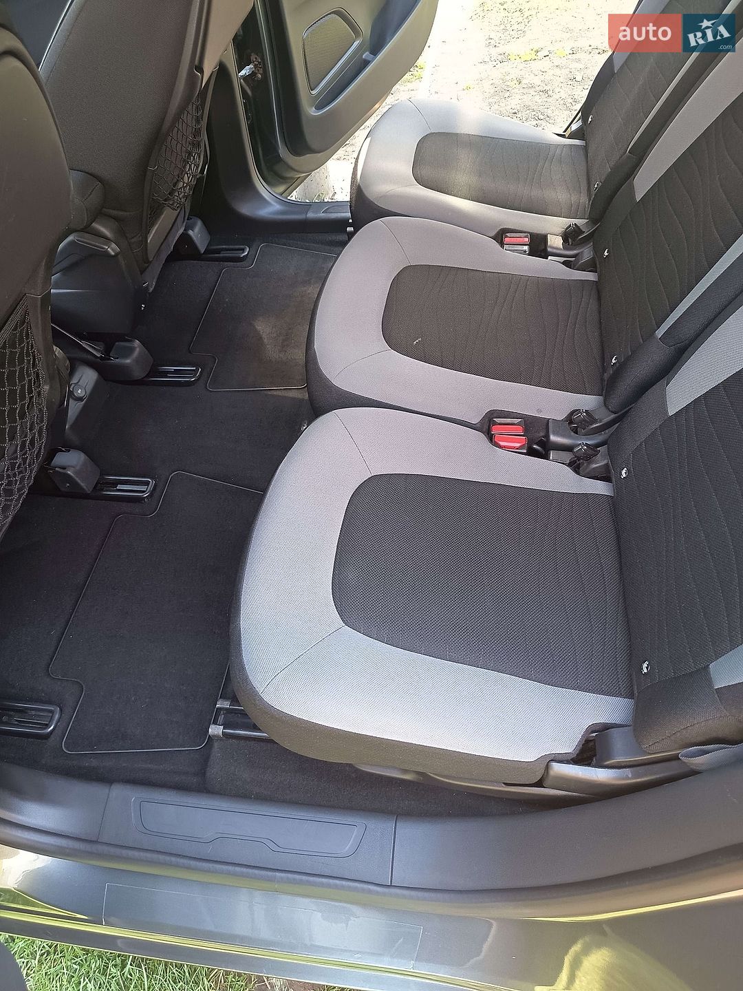 Citroen Grand C4 Picasso 2015 VIN VF73A9HC8FJ609764 фото оголошення 27 з 37