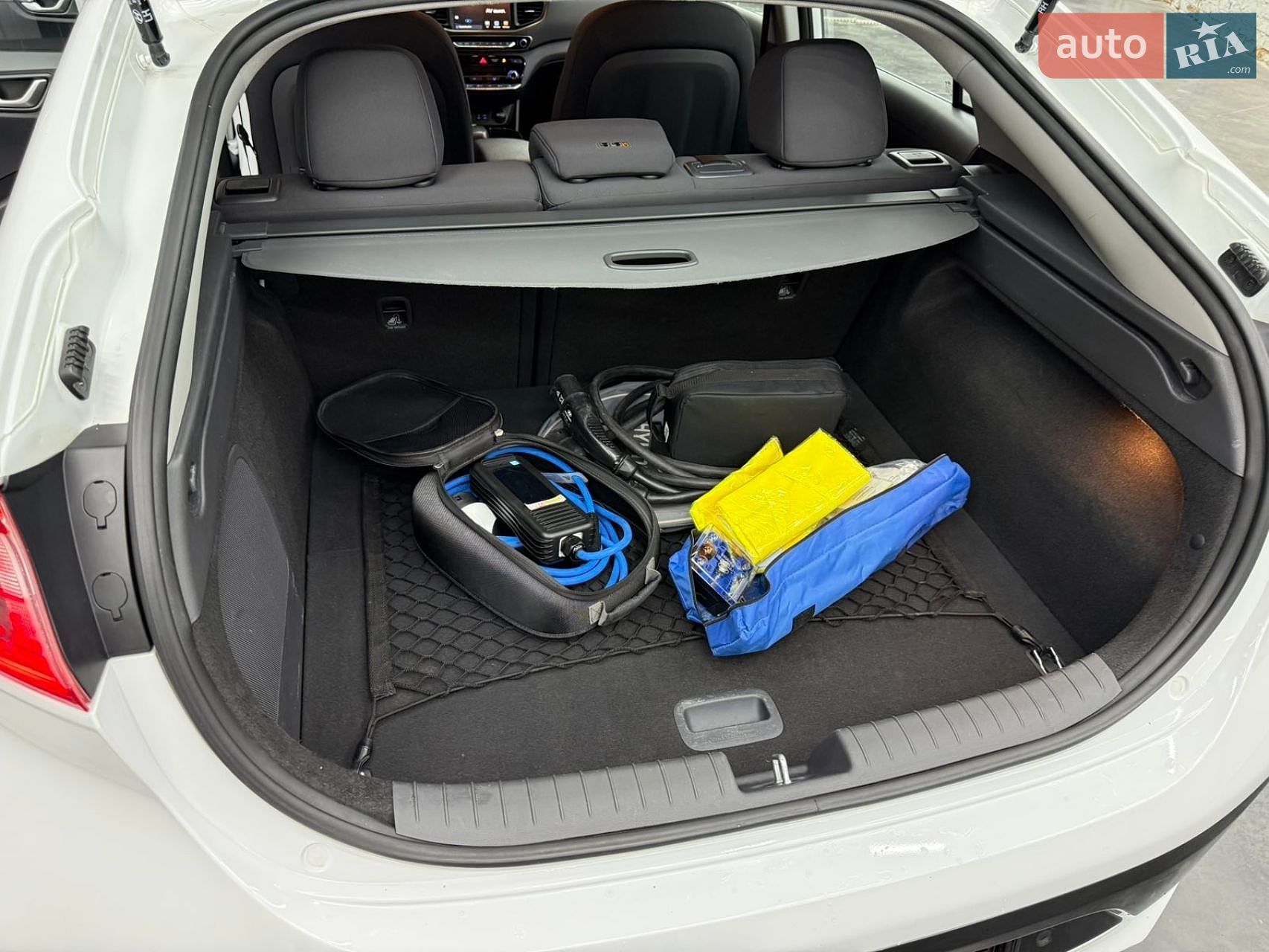 Hyundai Ioniq 2018 VIN KMHC751HFKU035885 фото оголошення 9 з 11