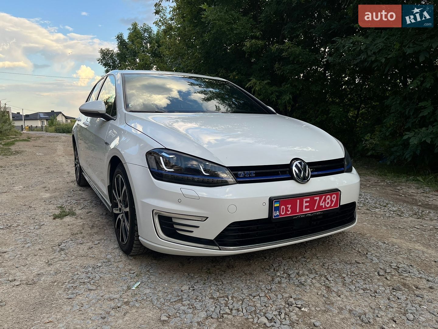 Volkswagen Golf GTE 2015 VIN WVWZZZAUZFW809192 фото оголошення 3 з 22