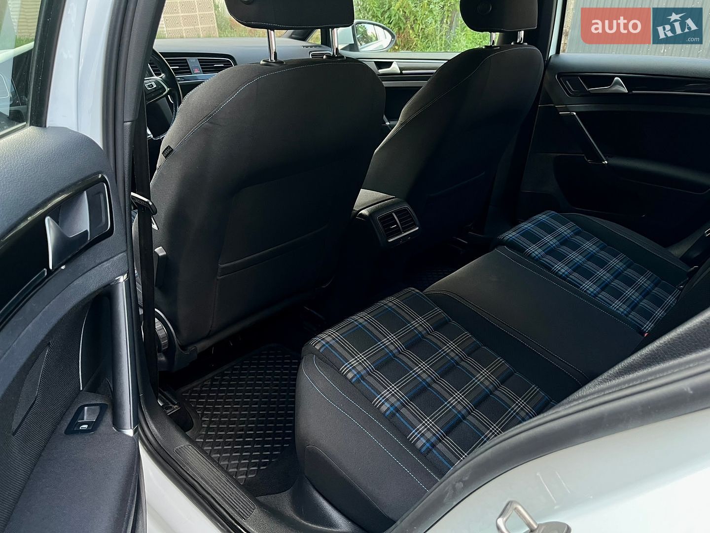 Volkswagen Golf GTE 2015 VIN WVWZZZAUZFW809192 фото оголошення 12 з 22