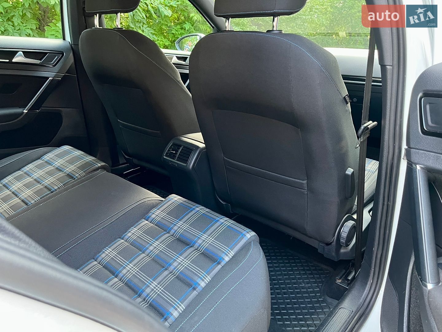 Volkswagen Golf GTE 2015 VIN WVWZZZAUZFW809192 фото оголошення 14 з 22