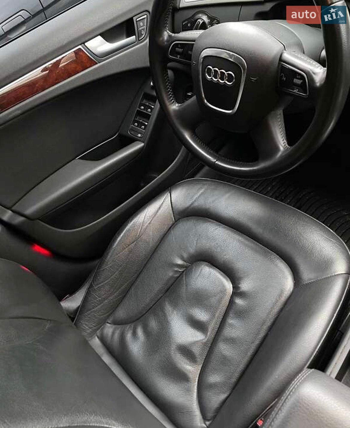 Audi A4 2011 VIN WAUBFAFL2CN015439 фото оголошення 3 з 9