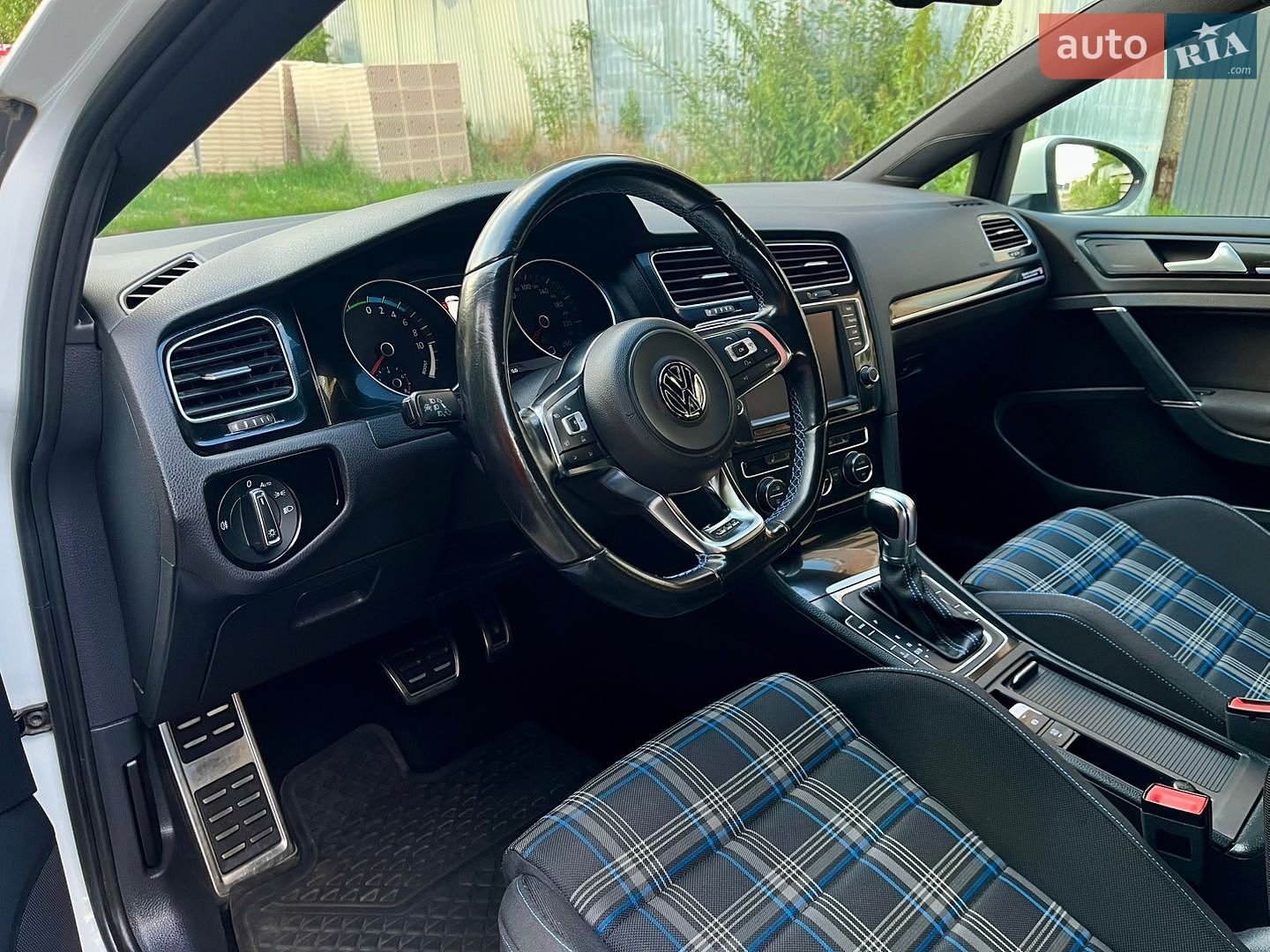 Volkswagen Golf GTE 2015 VIN WVWZZZAUZFW809192 фото оголошення 10 з 22