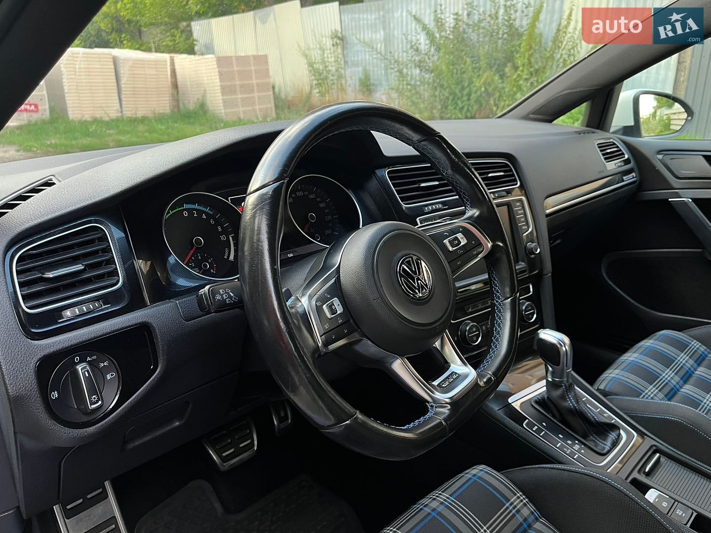 Volkswagen Golf GTE 2015 VIN WVWZZZAUZFW809192 фото оголошення 11 з 22