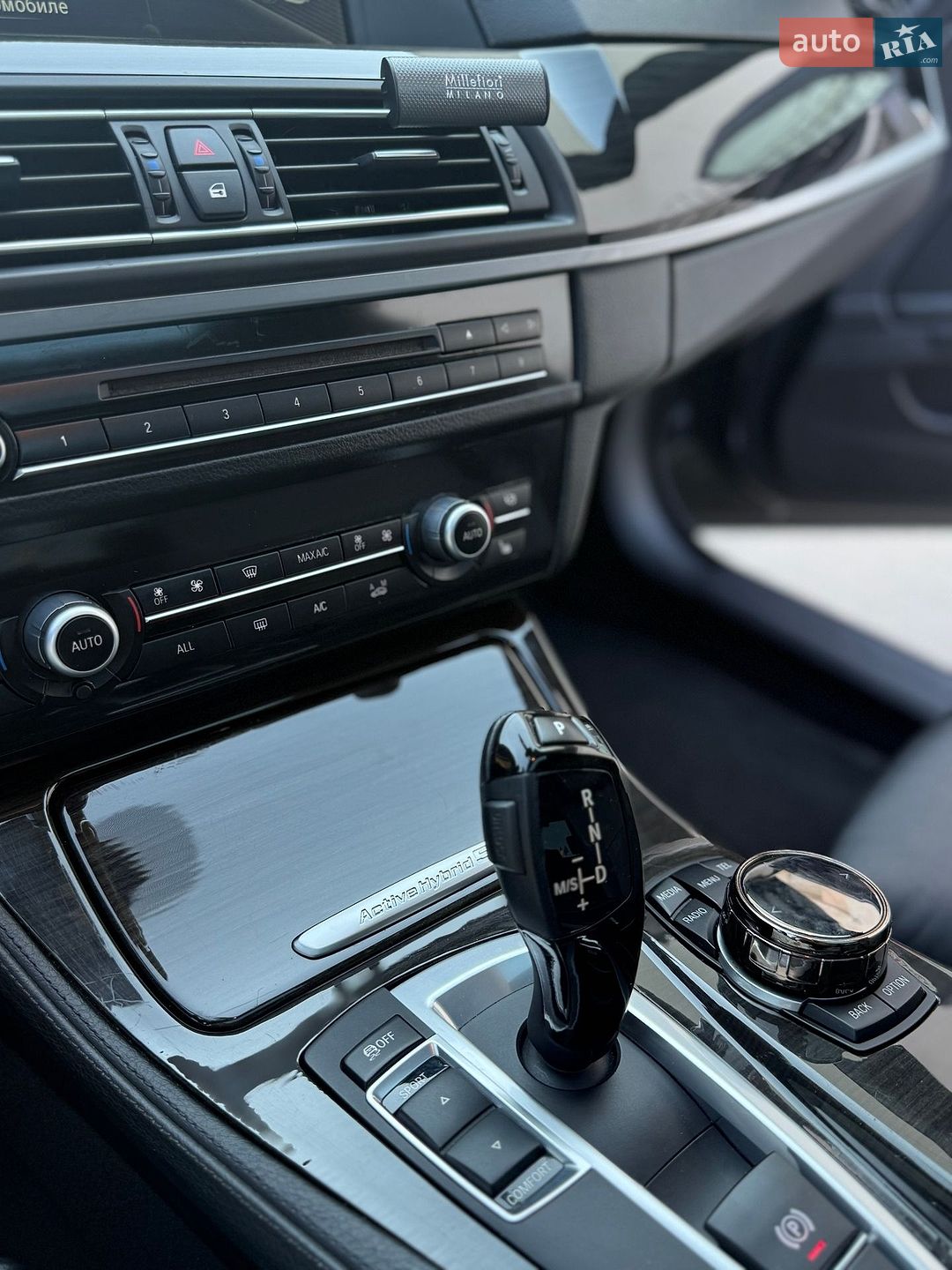 BMW 5 Series 2012 VIN WBAFZ9C51DC751847 фото оголошення 28 з 53