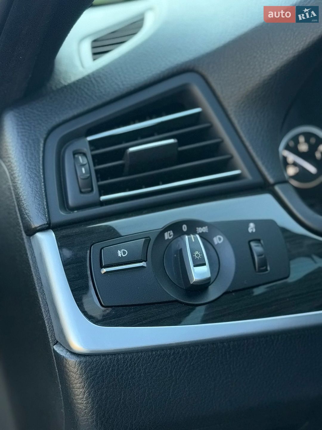 BMW 5 Series 2012 VIN WBAFZ9C51DC751847 фото оголошення 33 з 53