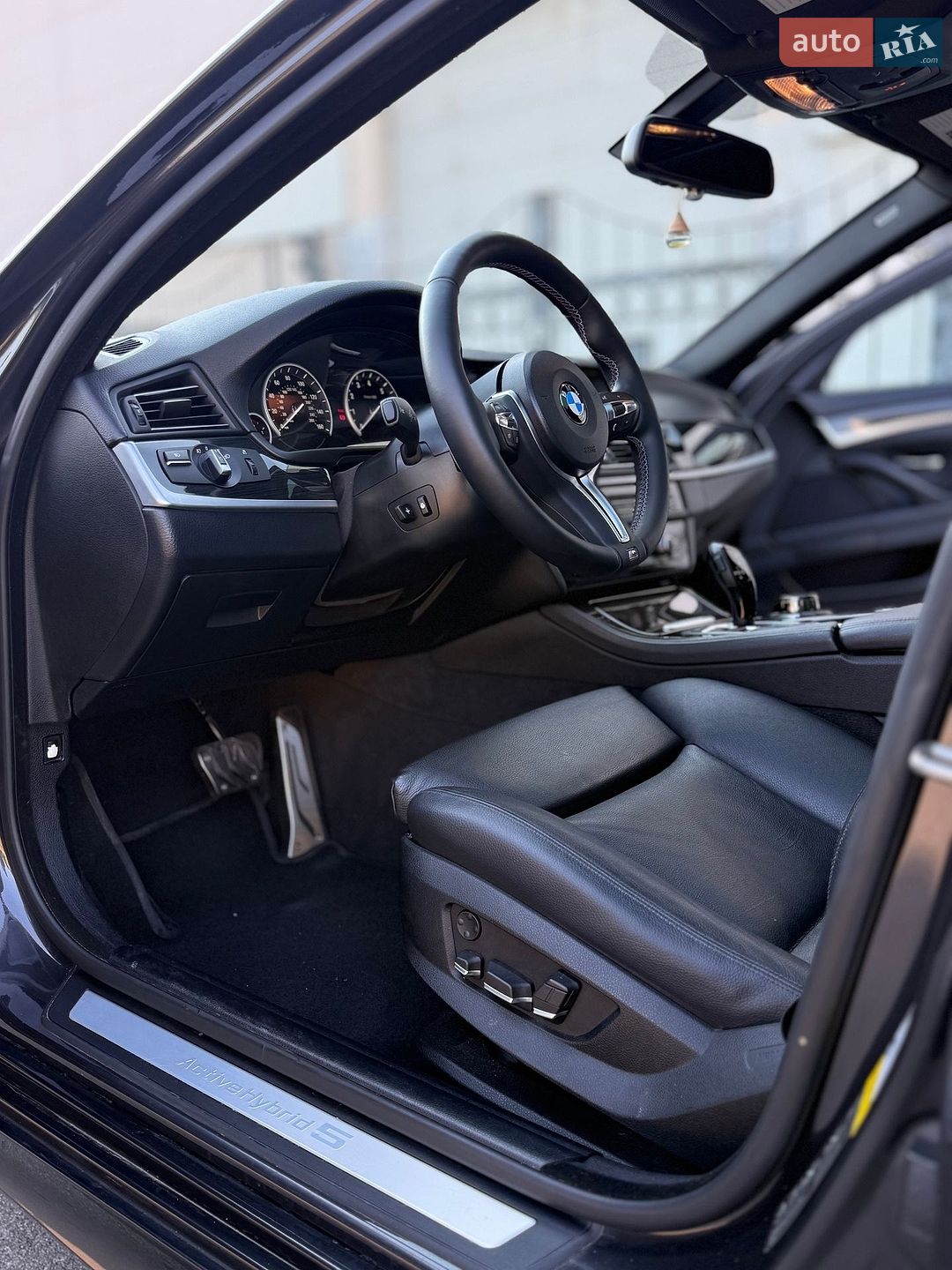BMW 5 Series 2012 VIN WBAFZ9C51DC751847 фото оголошення 29 з 53