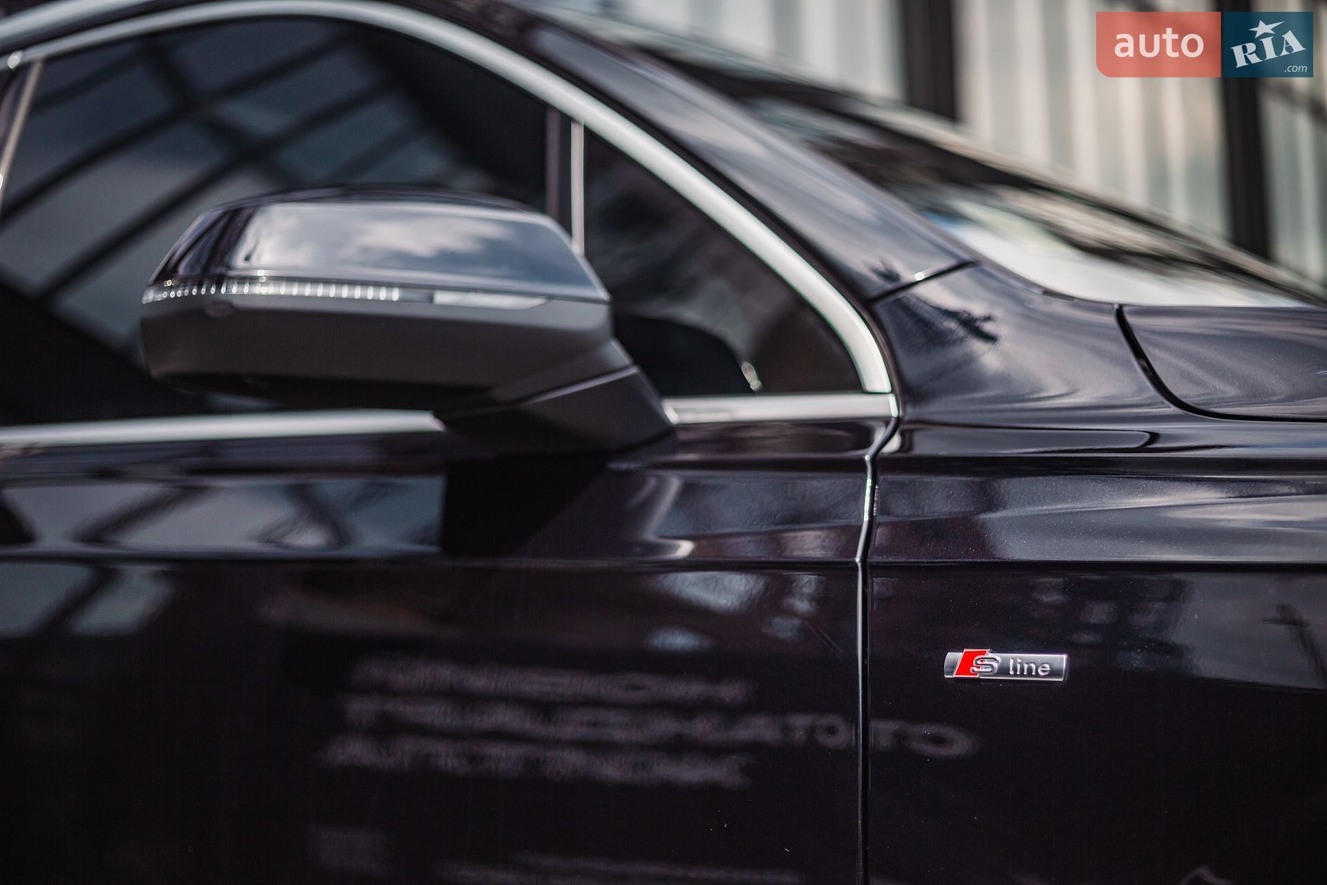 Audi Q7 2018 VIN WAUZZZ4M5JD063424 фото оголошення 10 з 75