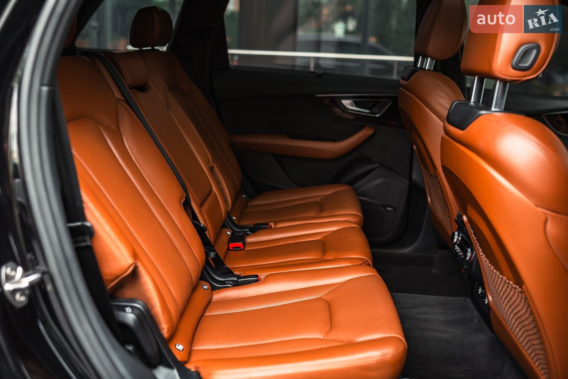Audi Q7 2018 VIN WAUZZZ4M5JD063424 фото оголошення 33 з 75