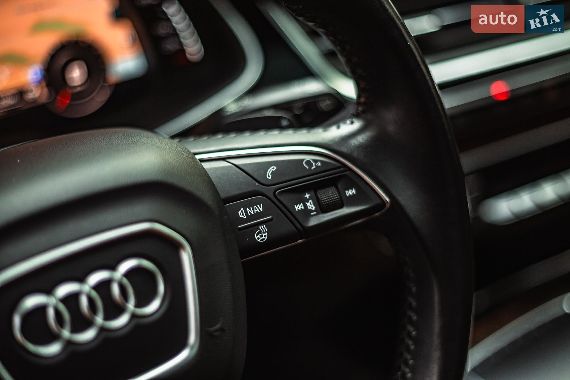 Audi Q7 2018 VIN WAUZZZ4M5JD063424 фото оголошення 56 з 75