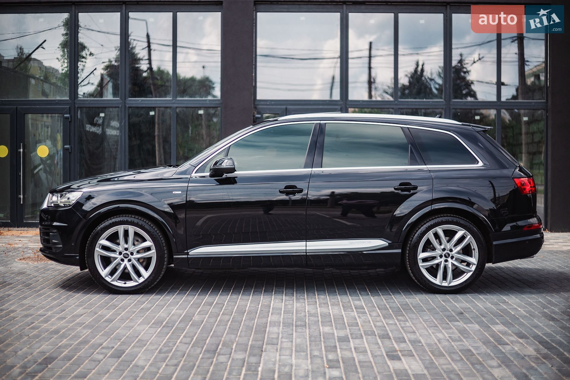 Audi Q7 2018 VIN WAUZZZ4M5JD063424 фото оголошення 4 з 75