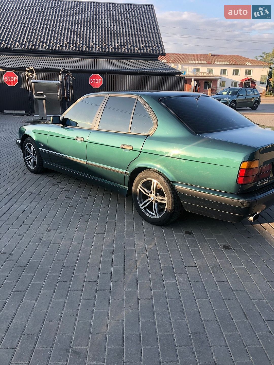 BMW 5 Series 1993 VIN WBAHB51090GG34519 фото оголошення 2 з 8