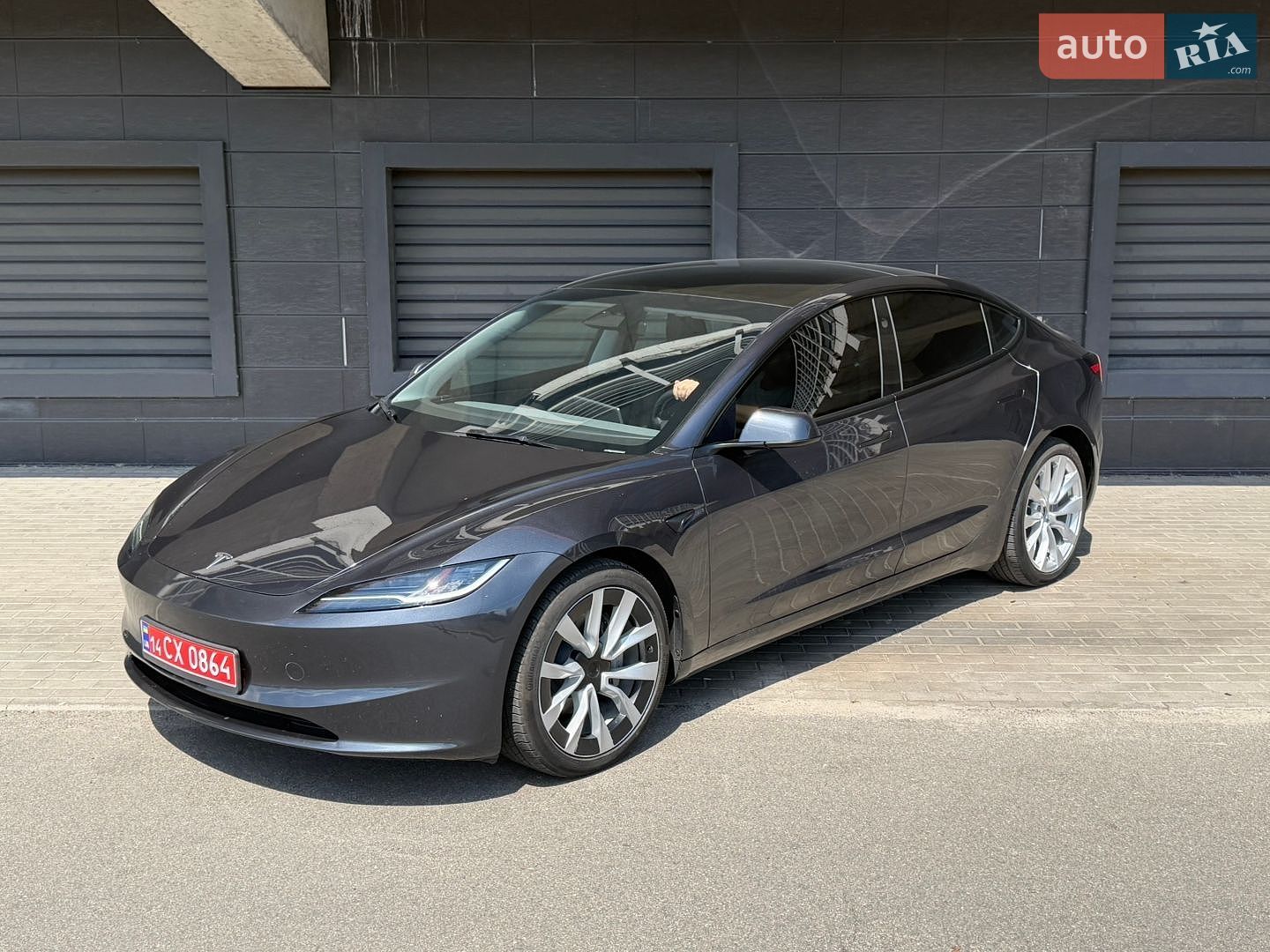 Tesla Model 3 2025 VIN 5YJ3E1EB5SF996415 фото оголошення 2 з 14