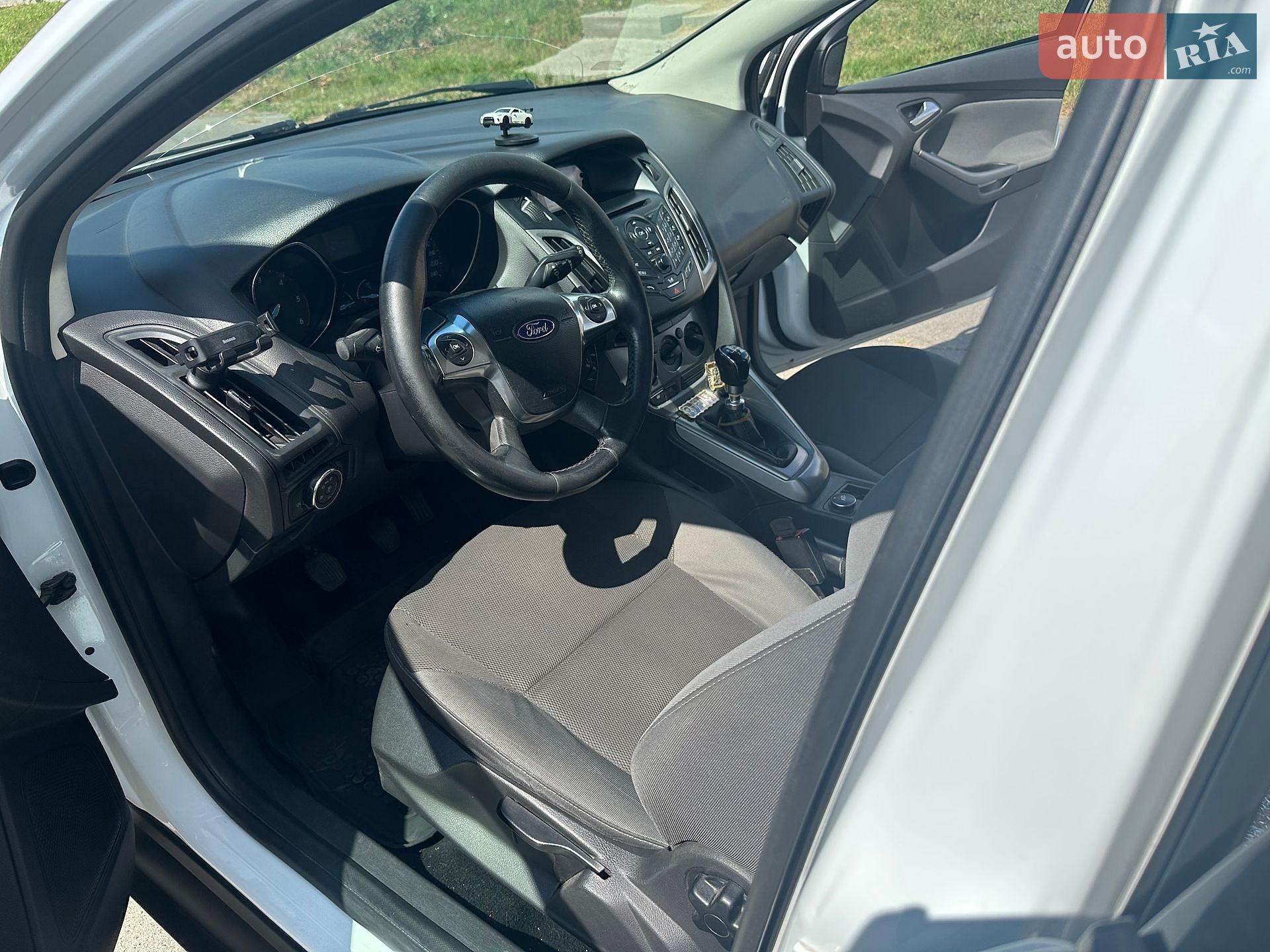 Ford Focus 2011 VIN WF0LXXGCBLBM80813 фото оголошення 10 з 17