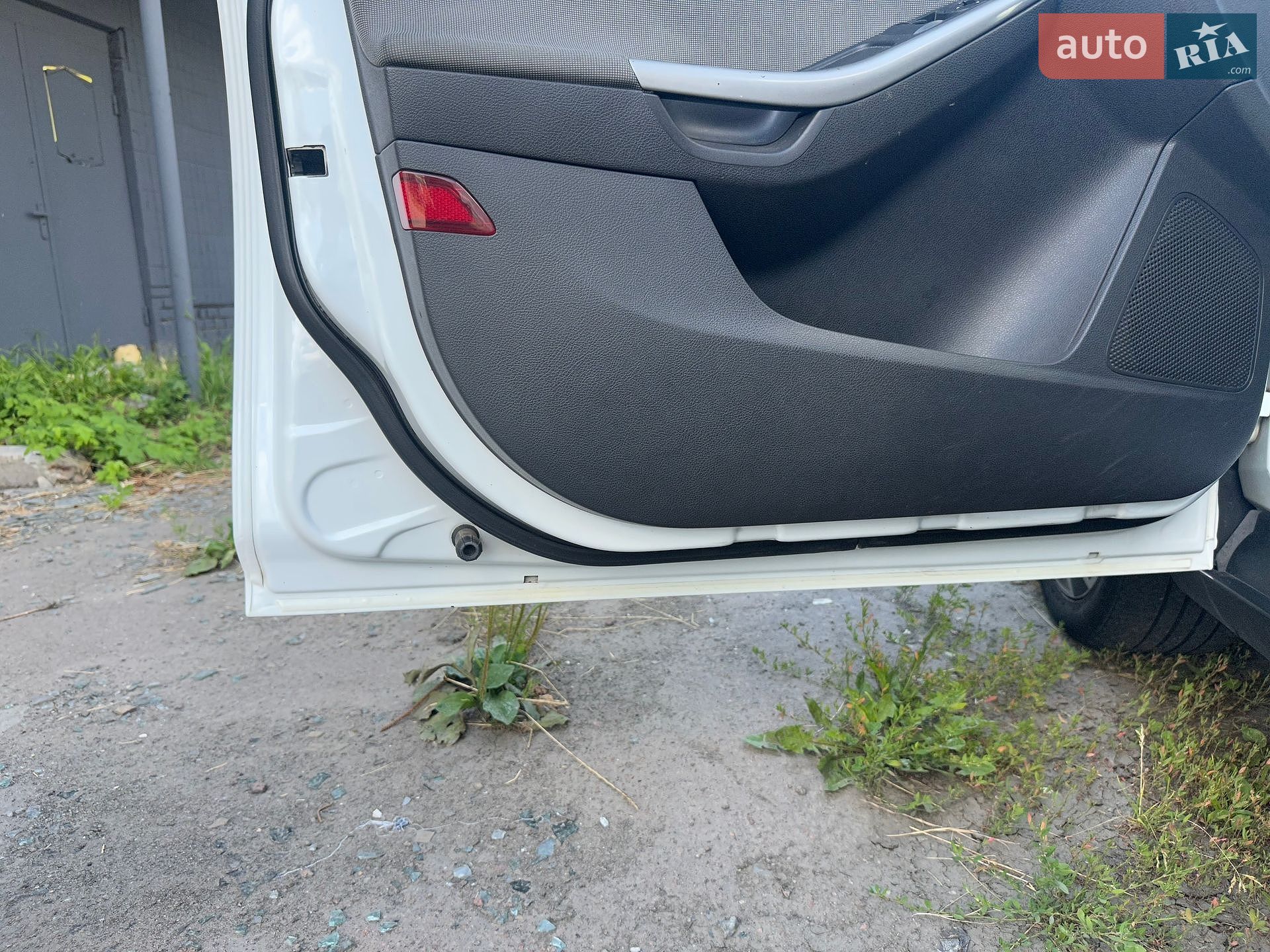 Ford Focus 2011 VIN WF0LXXGCBLBM80813 фото оголошення 14 з 17
