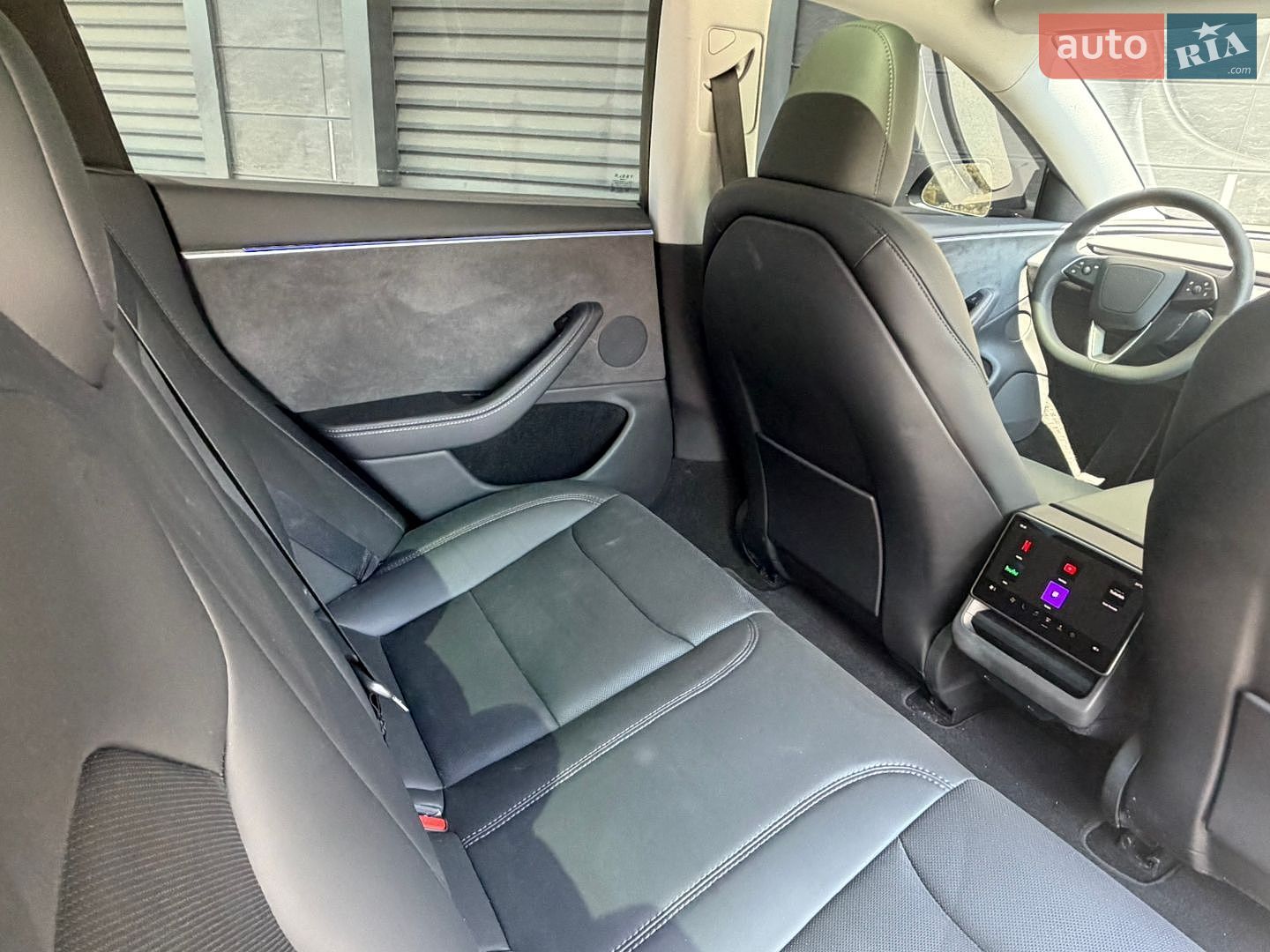 Tesla Model 3 2025 VIN 5YJ3E1EB5SF996415 фото оголошення 10 з 19