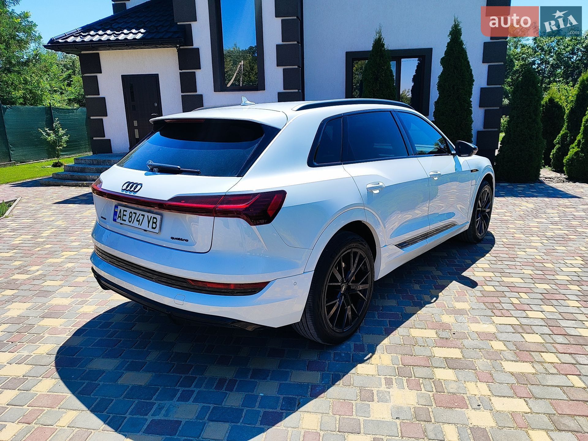Audi e-tron 2022 VIN WA1VABGE0NB023493 фото оголошення 8 з 35