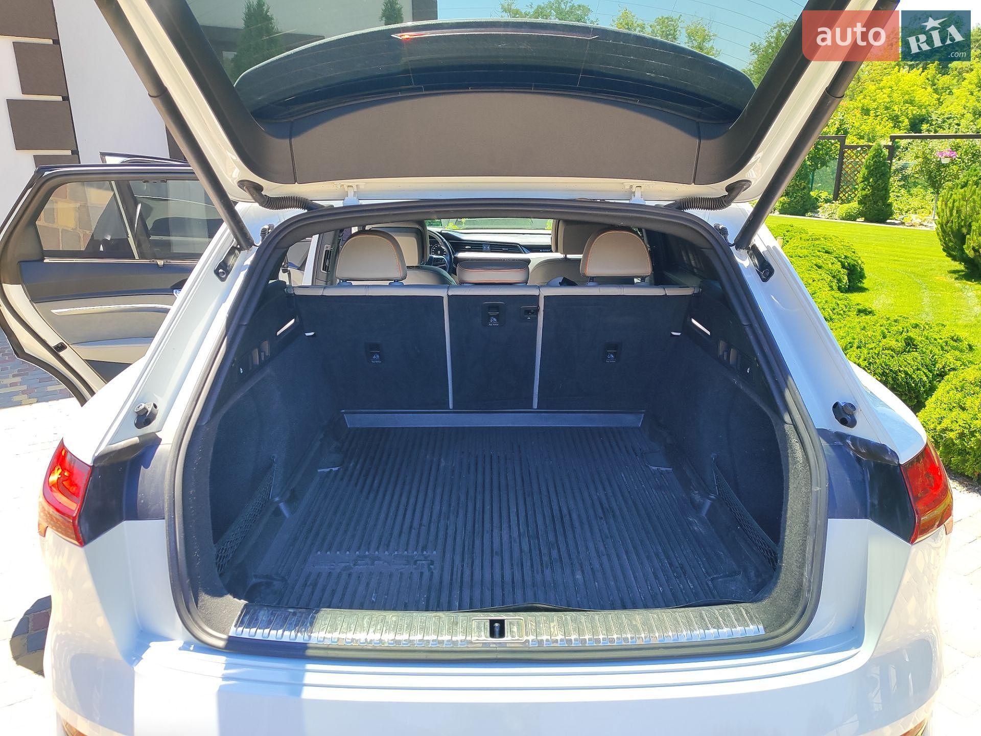Audi e-tron 2022 VIN WA1VABGE0NB023493 фото оголошення 29 з 35